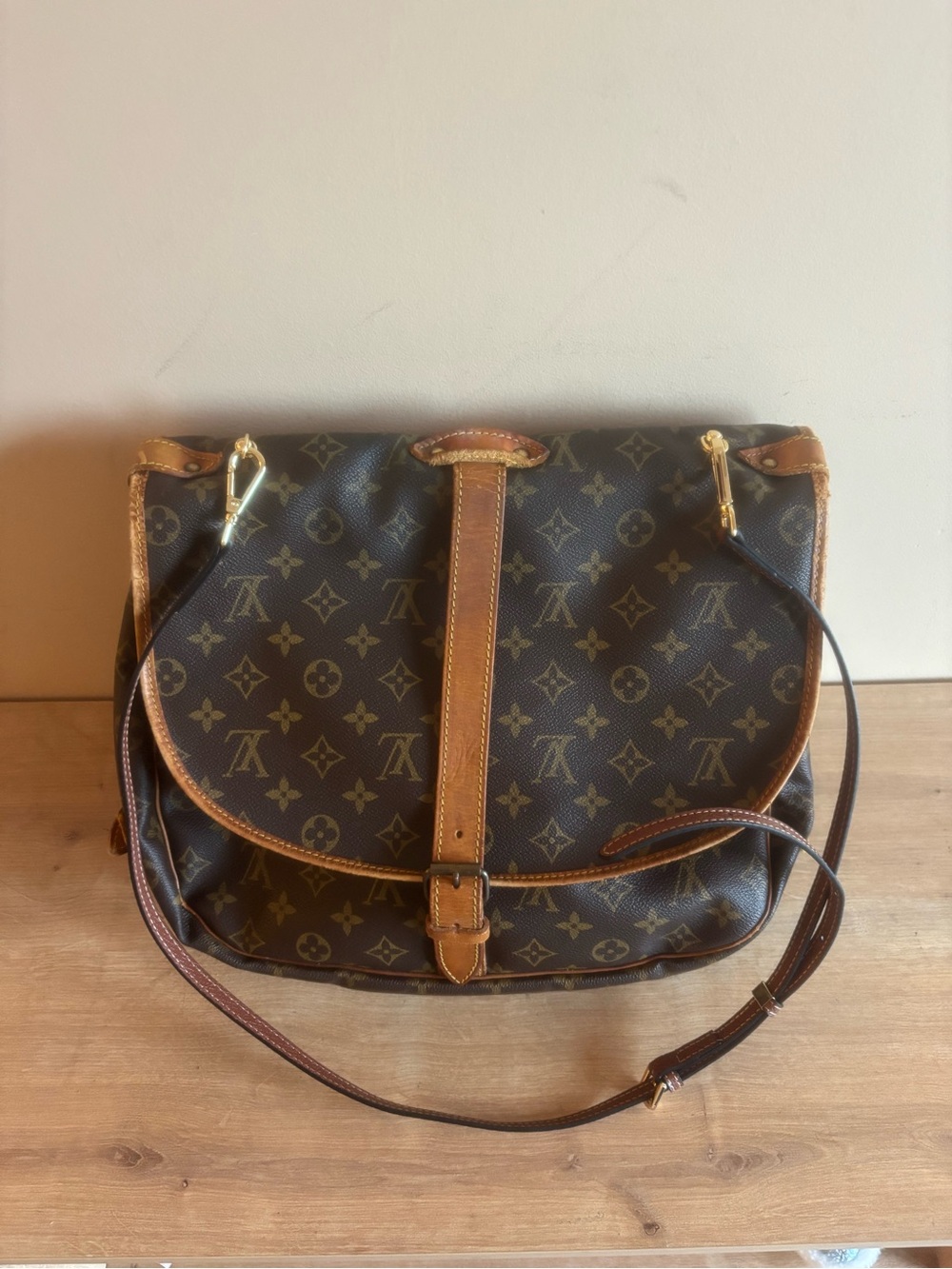 Authentic Louis Vuitton saumur monogram crossbody